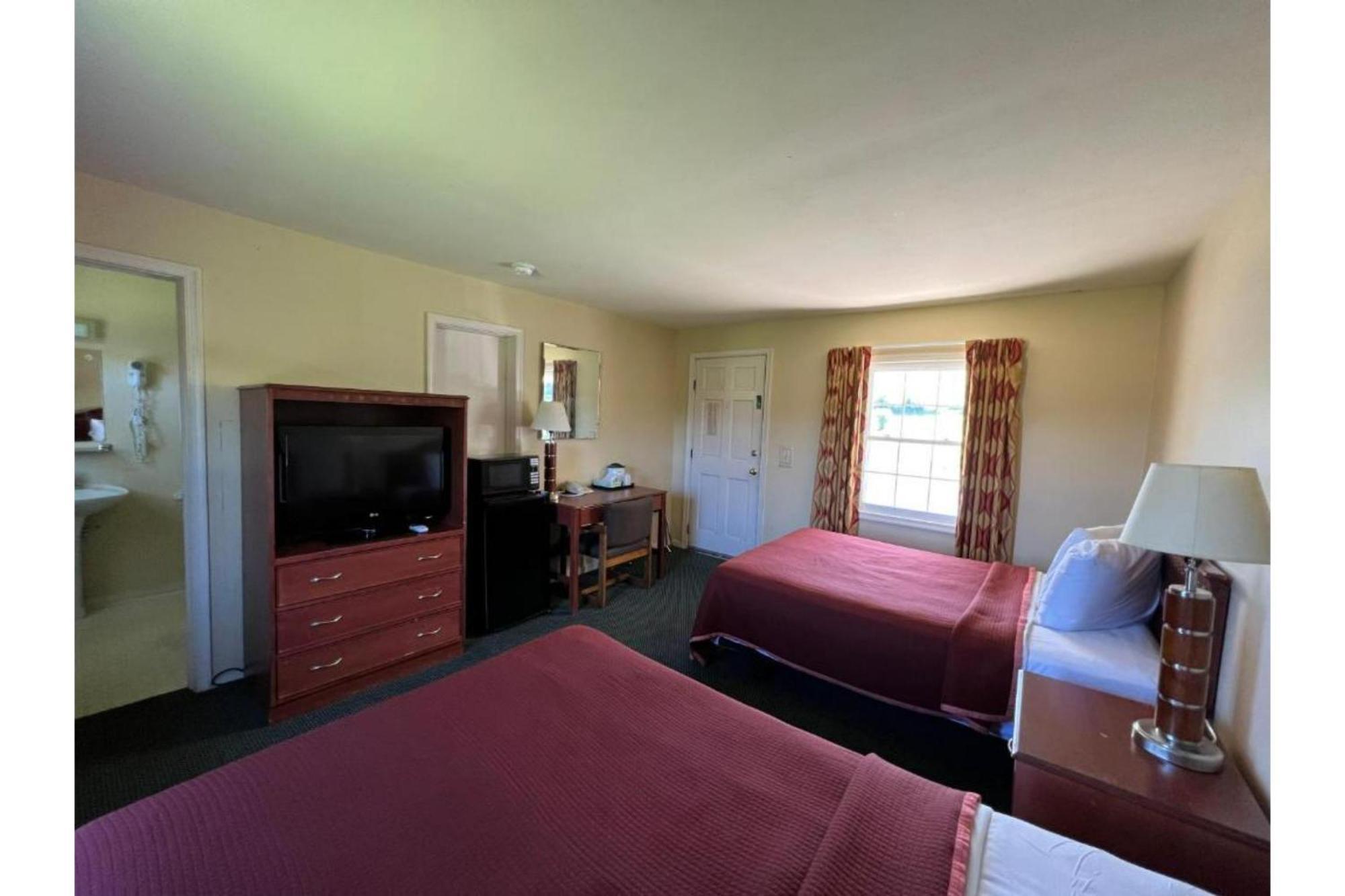 Relax Inn By Oyo Natural Bridge I-81 Buitenkant foto